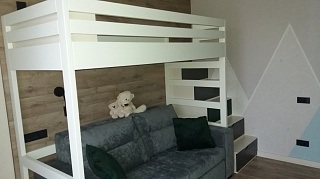 Ліжко з масиву ясеня для дитячої кімнати, біле  - недорого | на замовлення