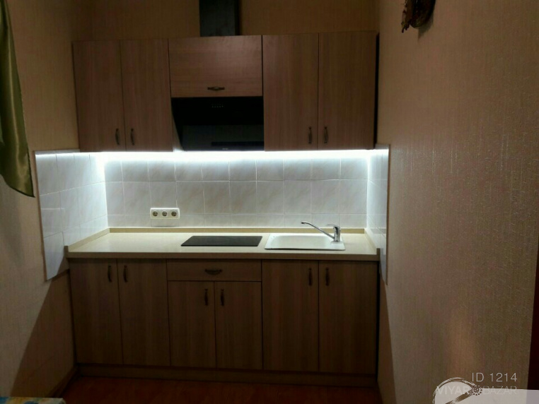 Компактна лінійна кухня під дерево - на замовлення