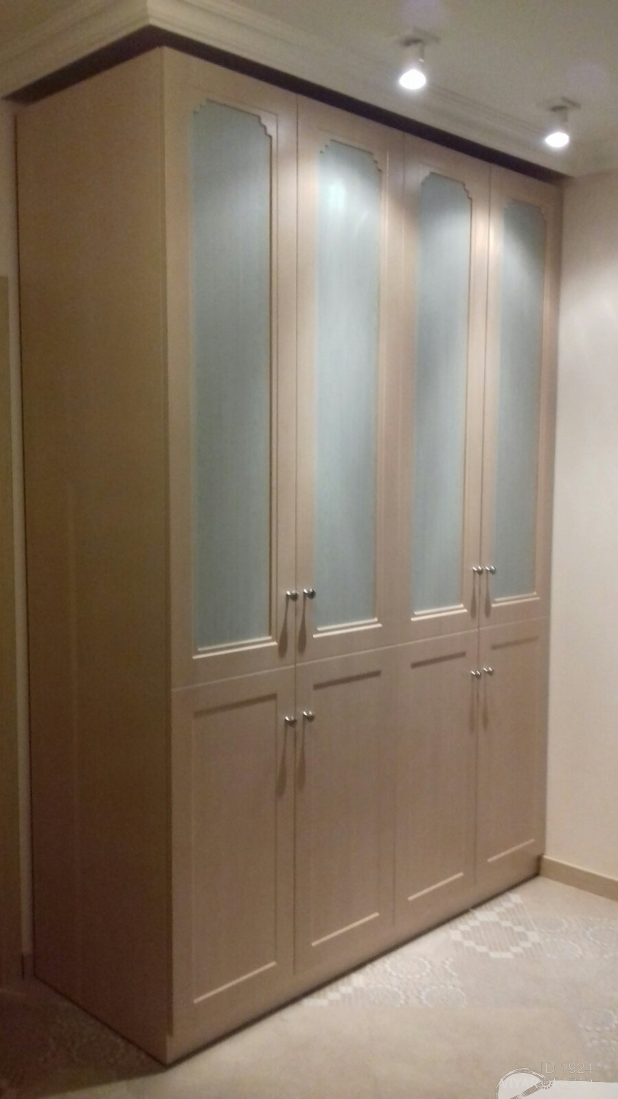 Шкаф в прихожей
