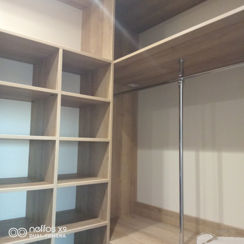 Функциональные гардеробные комнаты в материале Saviola с фурнитурой Blum