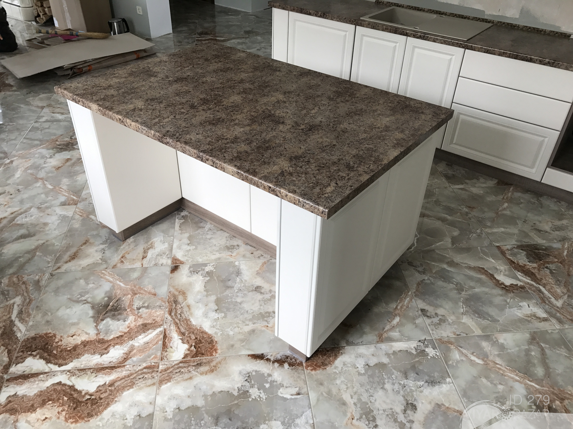 Кухня с островом за 65 тыс грн с фрезерованным крашенными фасадами