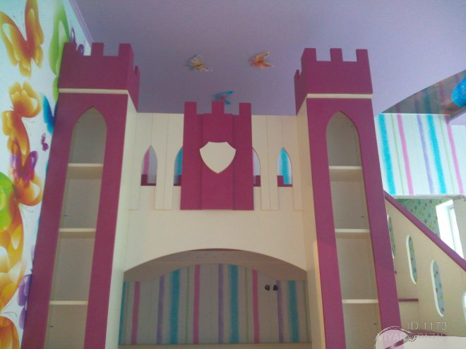 Кровать замок для маленьких принцесс
