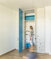 B1 color in blue
