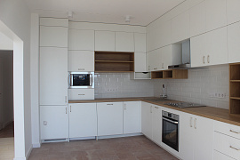 Біло дерев'яна кухня