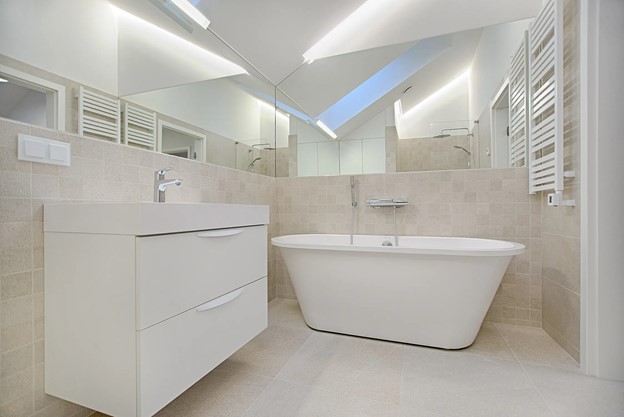 Як правильно організувати освітлення у ванній кімнаті?