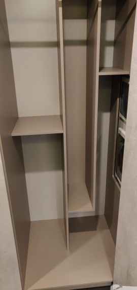 Технический шкаф в коридоре - на замовлення