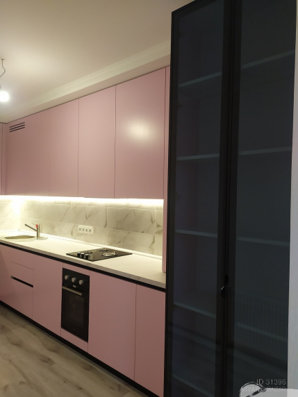 Кухня з рожевими фасадам - на замовлення