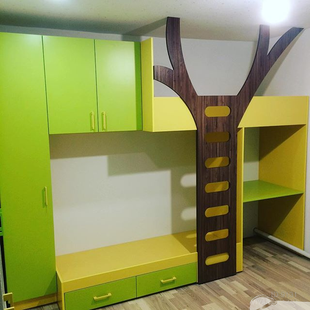 ліжко двоспальне дитяче з столом ,шкафчики вбудовані ліжко двоспальне дитяче з драбинкою у формі дерева