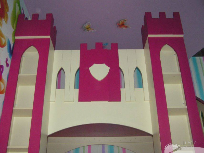 Ліжко-замок для двох маленьких чарівних принцес